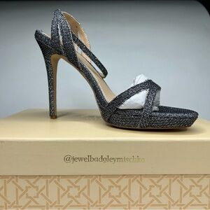 Jewel Badgley Mischka- size 7-jewel Arianna Shimmering platform‎ Stiletto Pewter